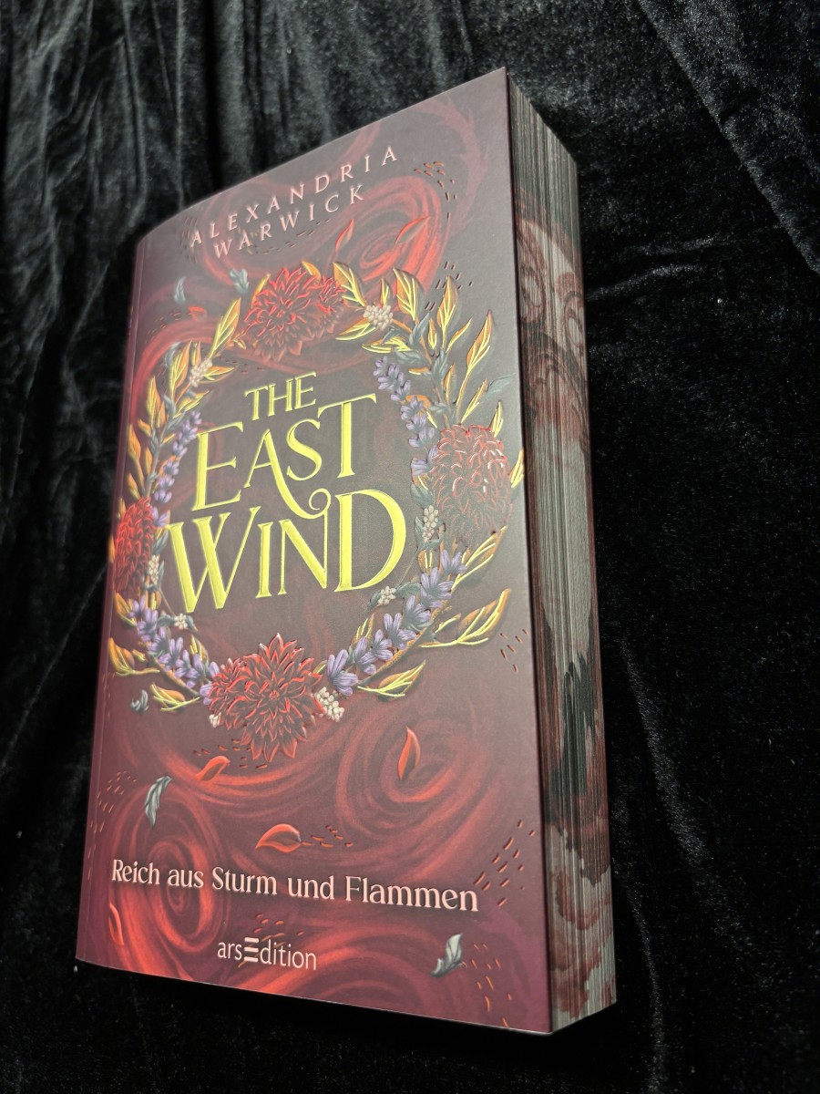 The East Wind: Reich aus Sturm und Flammen